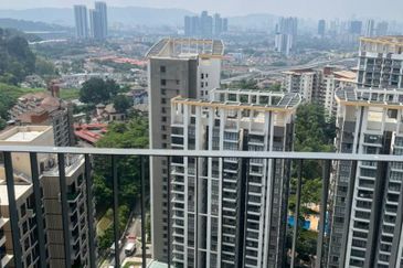 Henna Residence @ The Quartz