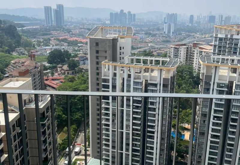 Henna Residence @ The Quartz