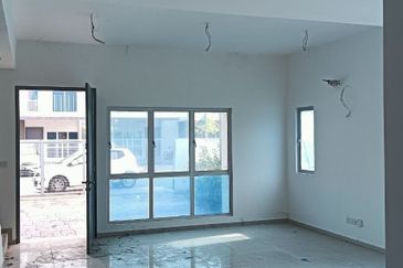 HOT DEAL! Corner lot! Double Storey Link House at Casawood Cybersouth for Sale!