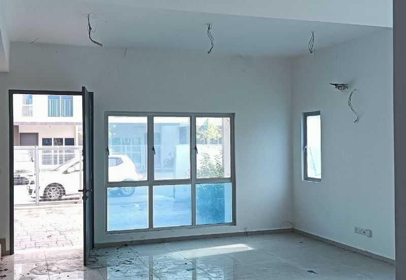 HOT DEAL! Corner lot! Double Storey Link House at Casawood Cybersouth for Sale!