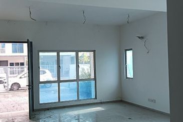 HOT DEAL! Corner lot! Double Storey Link House at Casawood Cybersouth for Sale!