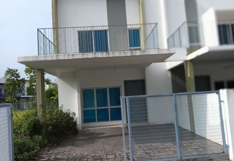 HOT DEAL! Corner lot! Double Storey Link House at Casawood Cybersouth for Sale!