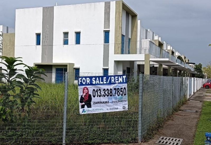 HOT DEAL! Corner lot! Double Storey Link House at Casawood Cybersouth for Sale!