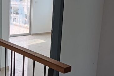 HOT DEAL! Corner lot! Double Storey Link House at Casawood Cybersouth for Sale!