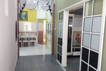 Bungalow Double Storey at Sungai Merab Bangi for Rent!