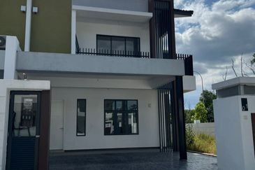 HOT DEAL! Corner Lot Double Storey Serimba@Laman Tasik Bukit Mahkota Bangi for  Rent!