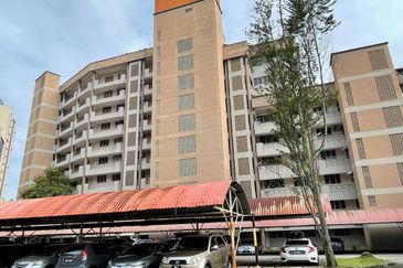 Penthouse Duplex Sri Jelatek Condominium, Seksyen 10 Wangsa Maju for Sale!
