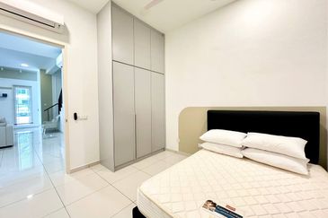 HOT DEAL! Corner Lot Double Storey Semi-D Garden Homes Ebonylane Eco Forest Semenyih for SALE!