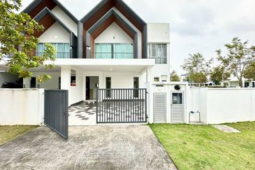 HOT DEAL! Corner Lot Double Storey Semi-D Garden Homes Ebonylane Eco Forest Semenyih for SALE!