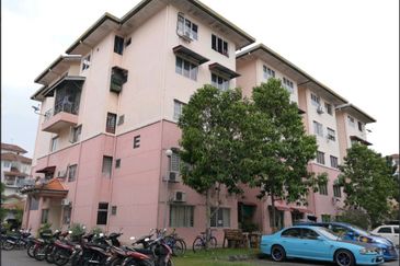 HOT DEAL! Very Well Maintained! Mawar Apartment Taman Sutera Kajang for Sale!