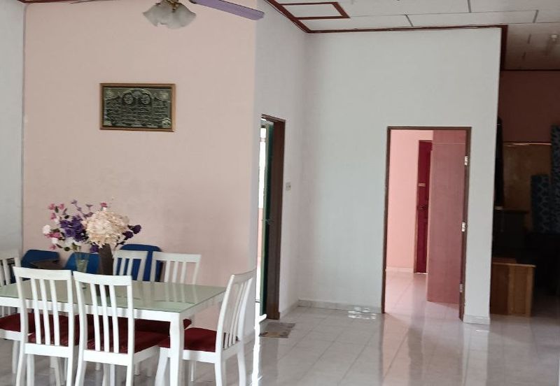 Bungalow Double Storey at Sungai Merab Bangi for Rent!