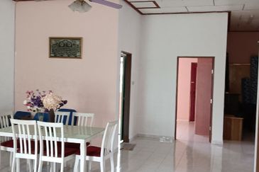 Bungalow Double Storey at Sungai Merab Bangi for Rent!