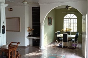 Bungalow Double Storey at Sungai Merab Bangi for Rent!