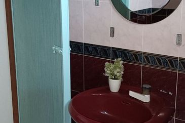 Bungalow Double Storey at Sungai Merab Bangi for Rent!