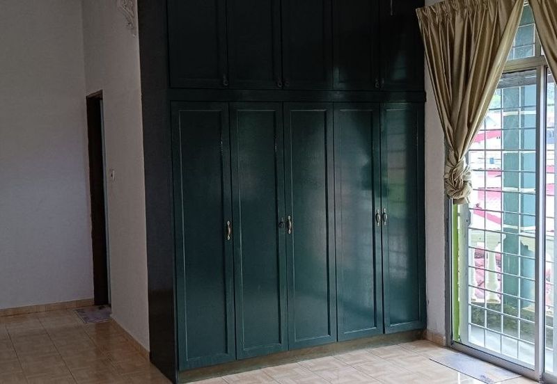 Bungalow Double Storey at Sungai Merab Bangi for Rent!