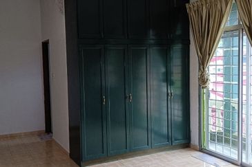 Bungalow Double Storey at Sungai Merab Bangi for Rent!