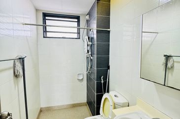 Bayu @ Pandan Jaya Condominium Ampang near KL for SALE!