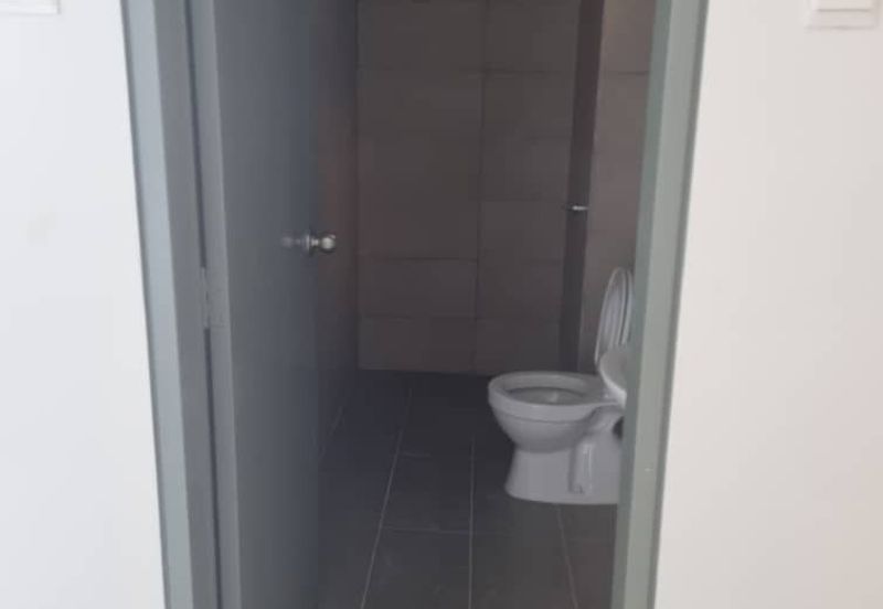 HOT DEAL! New Townhouse Lambaian Dua, Bangi for  Rent!