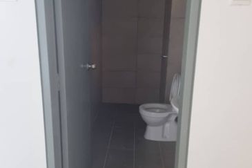 HOT DEAL! New Townhouse Lambaian Dua, Bangi for  Rent!