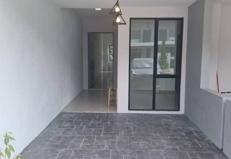 HOT DEAL! New Townhouse Lambaian Dua, Bangi for  Rent!