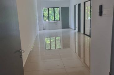 HOT DEAL! New Townhouse Lambaian Dua, Bangi for  Rent!
