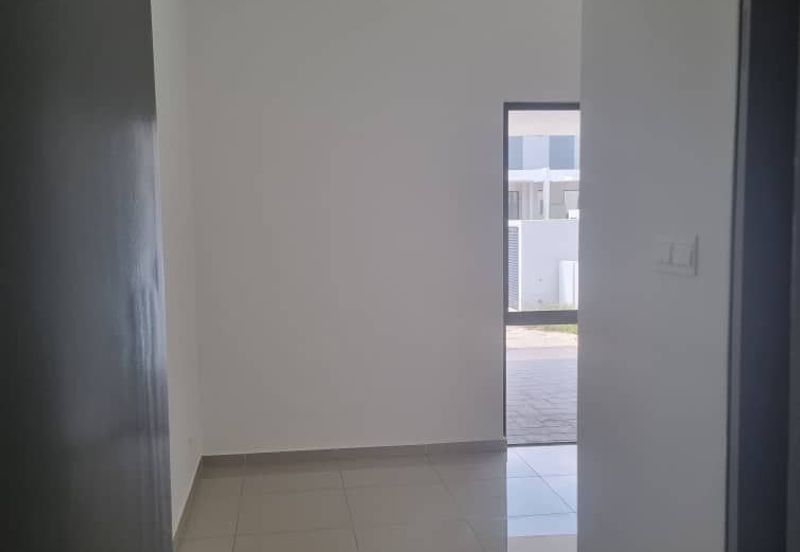 HOT DEAL! New Townhouse Lambaian Dua, Bangi for  Rent!