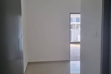 HOT DEAL! New Townhouse Lambaian Dua, Bangi for  Rent!