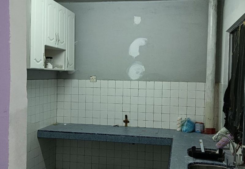 HOT DEAL! PANGSAPURI BLOCK E, DESA PANDAN FOR SALE!