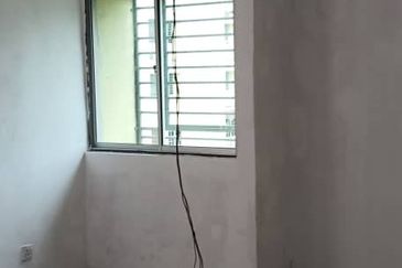 HOT DEAL! PANGSAPURI BLOCK E, DESA PANDAN FOR SALE!