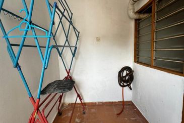 HOT DEAL! Very Well Maintained! Mawar Apartment Taman Sutera Kajang for Sale!