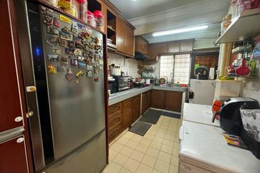 BEST DEAL! Renovated! Double Storey Terrace Damai Perdana, Cheras for Sale!