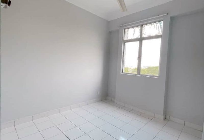 Tasik Heights Apartment