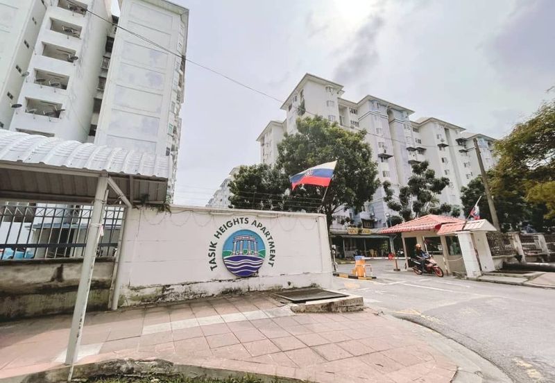 Tasik Heights Apartment