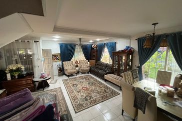 HOT DEAL! Corner Lot! Fully Furnished Seksyen 3, Bangi for  Rent!