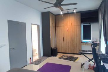 Corner lot! Casawood Cybersouth for SALE!