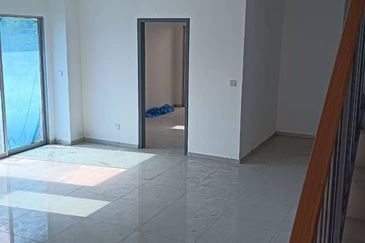 HOT DEAL! Corner lot! Double Storey Link House at Casawood Cybersouth for Sale!