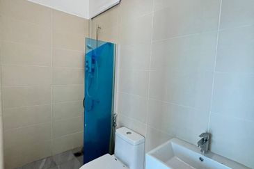 HOT DEAL! Corner lot! Double Storey Link House at Casawood Cybersouth for Sale!