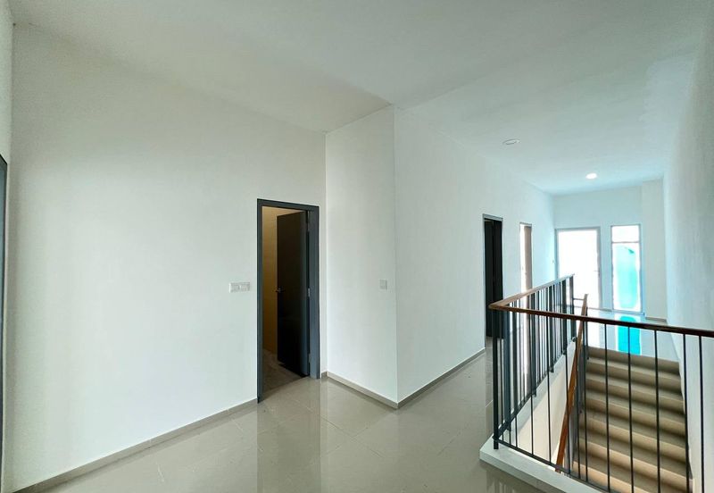 HOT DEAL! Corner lot! Double Storey Link House at Casawood Cybersouth for Sale!