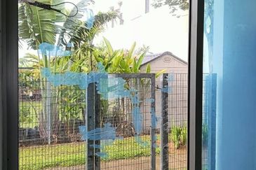 HOT DEAL! Corner lot! Double Storey Link House at Casawood Cybersouth for Sale!