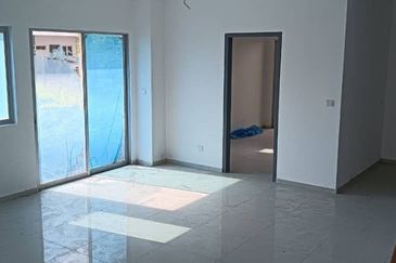 HOT DEAL! Corner lot! Double Storey Link House at Casawood Cybersouth for Sale!