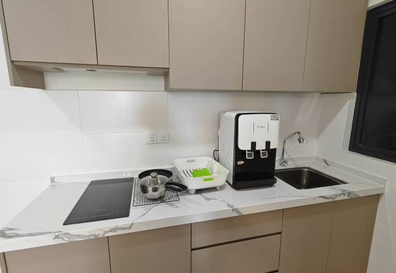 Meta City Residence at Seri Kembangan Near MRT for Rent!