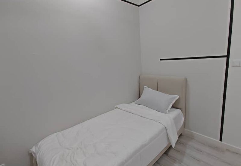 Meta City Residence at Seri Kembangan Near MRT for Rent!