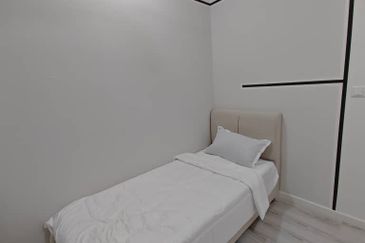 Meta City Residence at Seri Kembangan Near MRT for Rent!