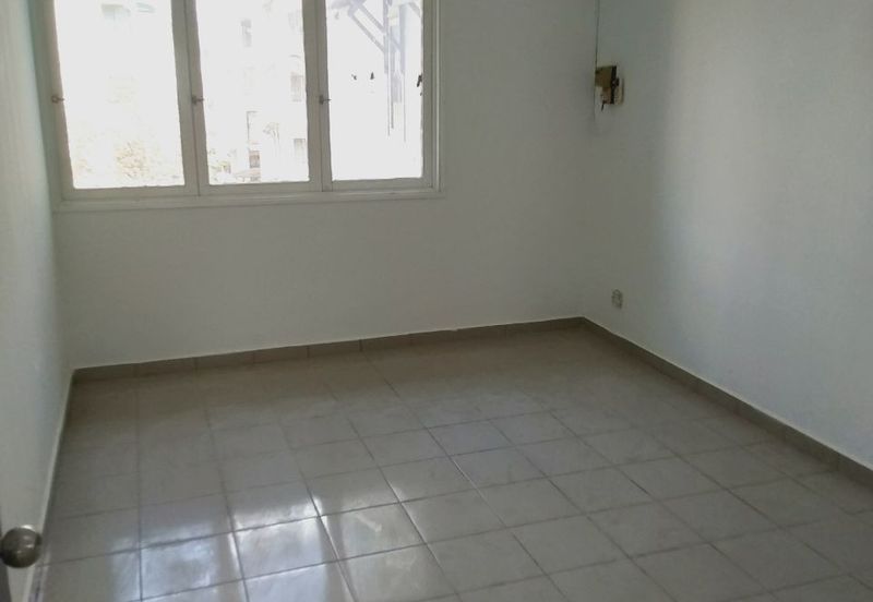 BEST LOCATION! Block C Desa Pandan, K. Lumpur for Sale!