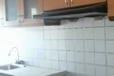 BEST LOCATION! Block C Desa Pandan, K. Lumpur for Sale!