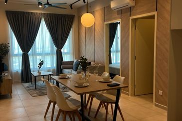 BEAUTIFUL BRAND NEW UNIT! Fully Furnished! Meta City Residence at Seri Kembangan Near MRT for Rent!