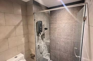 BEAUTIFUL BRAND NEW UNIT! Fully Furnished! Meta City Residence at Seri Kembangan Near MRT for Rent!