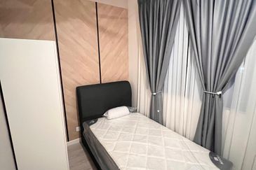 BEAUTIFUL BRAND NEW UNIT! Fully Furnished! Meta City Residence at Seri Kembangan Near MRT for Rent!