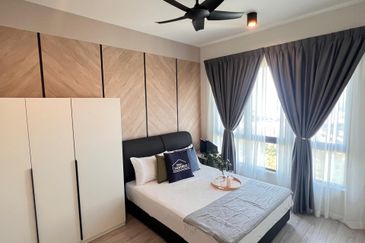 BEAUTIFUL BRAND NEW UNIT! Fully Furnished! Meta City Residence at Seri Kembangan Near MRT for Rent!