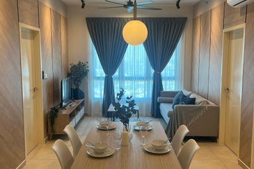 BEAUTIFUL BRAND NEW UNIT! Fully Furnished! Meta City Residence at Seri Kembangan Near MRT for Rent!